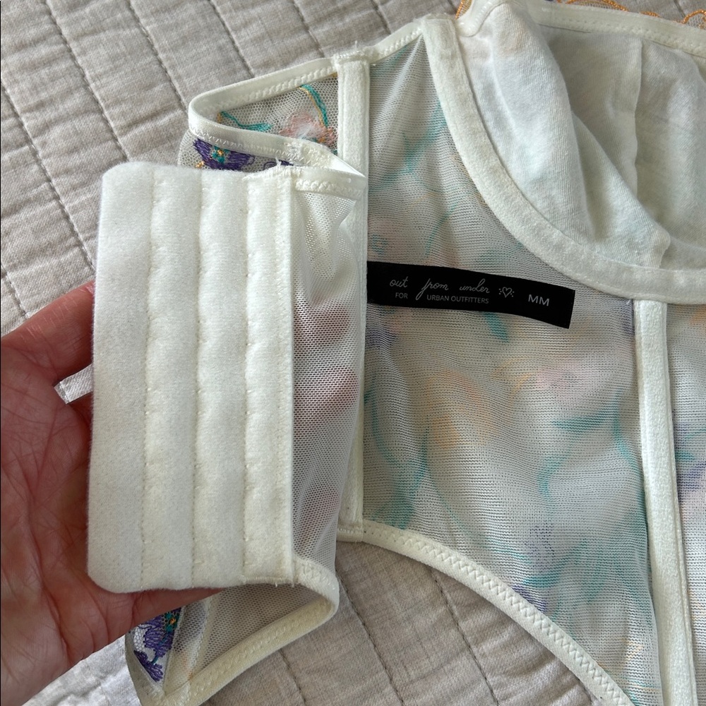 Urban outfitters Flora Embroidered Bustier corset In White Multi M - Picture 8 of 15